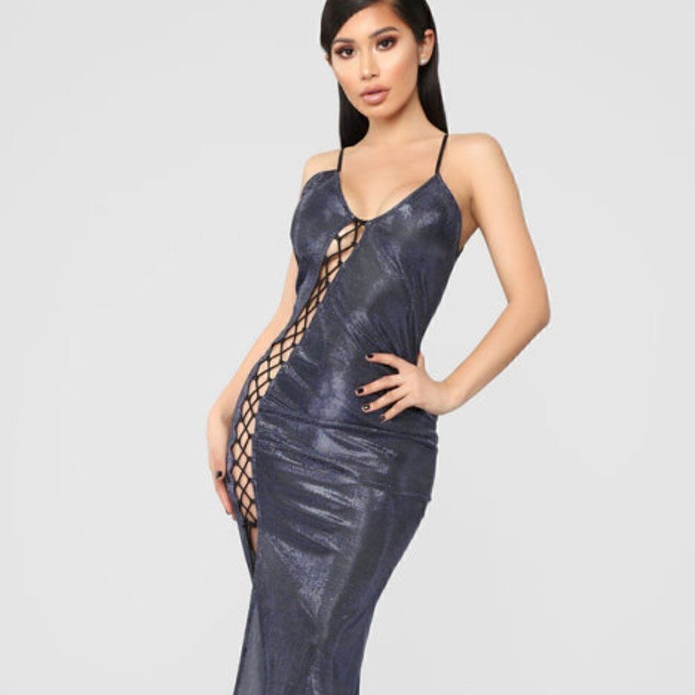 New w tag Fashion Nova Show a Little More lace up sexy mermaid dress Sz L Purple